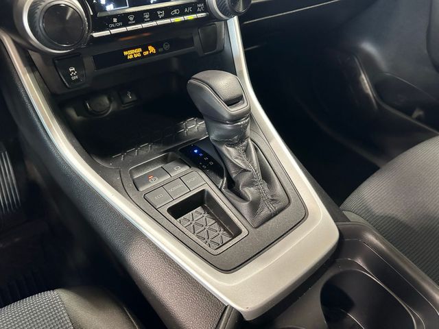 2021 Toyota RAV4 LE | Irving, Texas | Hopper Motorplex 2021 Toyota RAV4 LE | Irving, Texas | Hopper Motorplex
