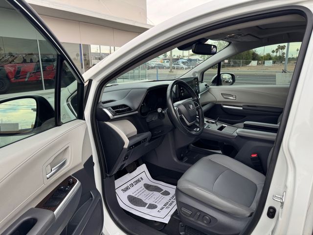 2021 Toyota Sienna XLE 8-Passenger