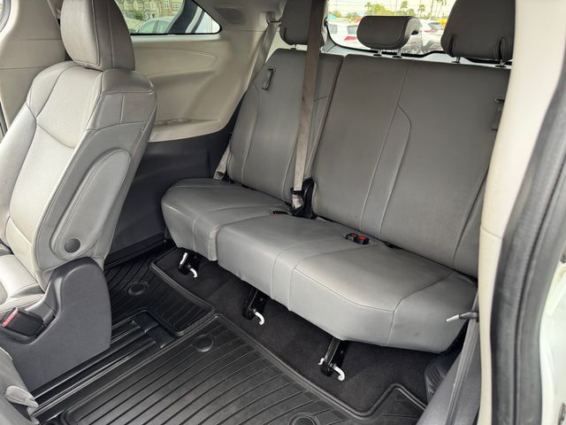 2021 Toyota Sienna XLE 8-Passenger