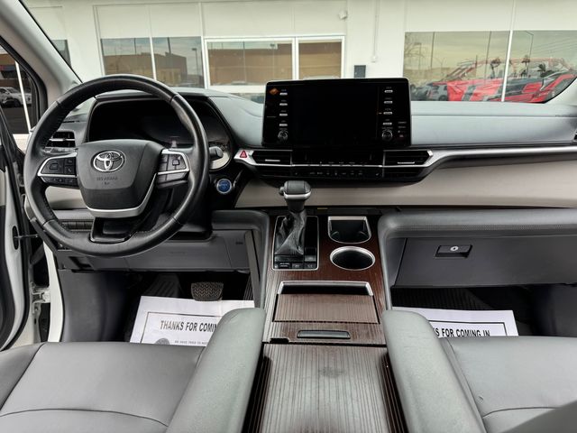 2021 Toyota Sienna XLE 8-Passenger