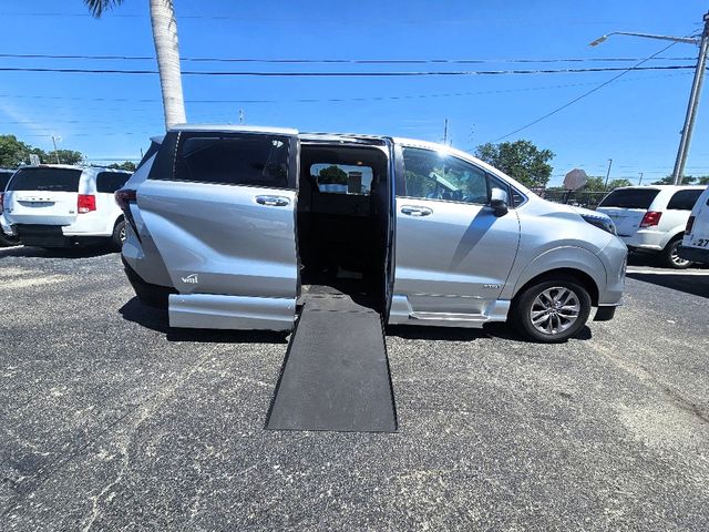 2021 Toyota Sienna XLE Wheelchair Van Handicap Ramp Van  