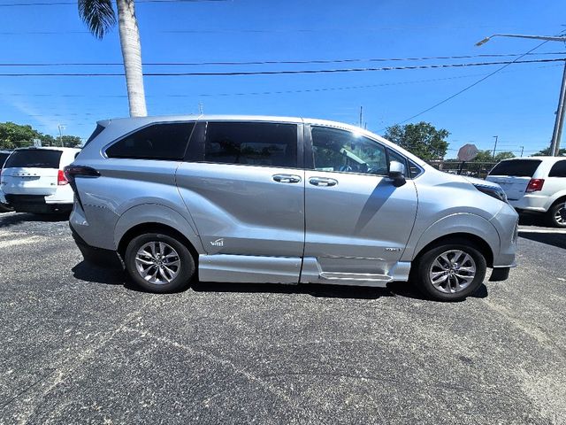 2021 Toyota Sienna XLE Wheelchair Van Handicap Ramp Van  