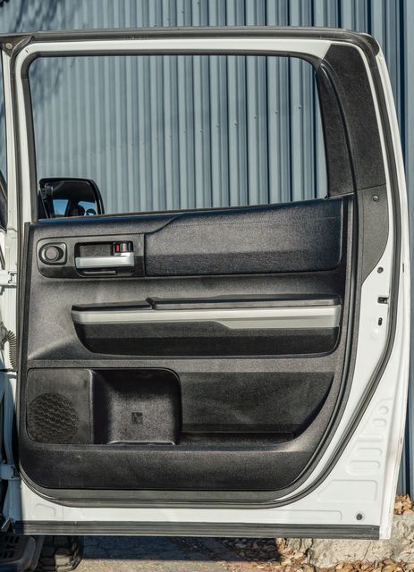 2021 Toyota Tundra SR5 CREWMAX 4X4 W/ UPGRADES / 1-OWNER | Austin, TX | Rocky Mountain Truck Stop Austin 2021 Toyota Tundra SR5 CREWMAX 4X4 W/ UPGRADES / 1-OWNER | Austin, TX | Rocky Mountain Truck Stop Austin