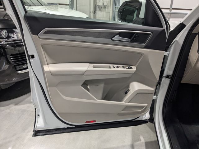 2021 Volkswagen Atlas V6 SEL 4Motion | Lake Forest IL | Executive Motor Carz 2021 Volkswagen Atlas V6 SEL 4Motion | Lake Forest IL | Executive Motor Carz