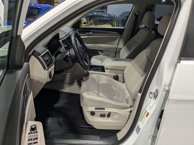 2021 Volkswagen Atlas V6 SEL 4Motion | Lake Forest IL | Executive Motor Carz 2021 Volkswagen Atlas V6 SEL 4Motion | Lake Forest IL | Executive Motor Carz