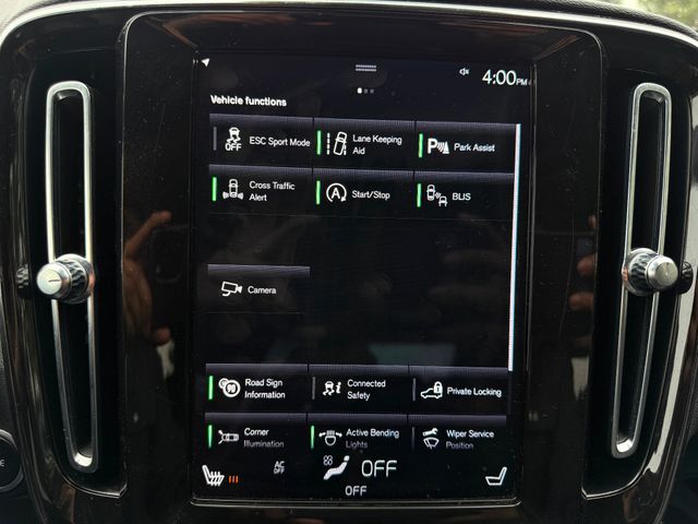 2021 Volvo XC40 T5 Momentum