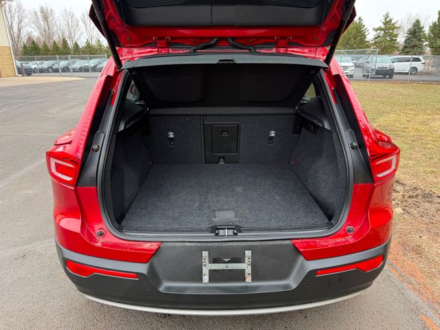 2021 Volvo XC40 T5 Momentum