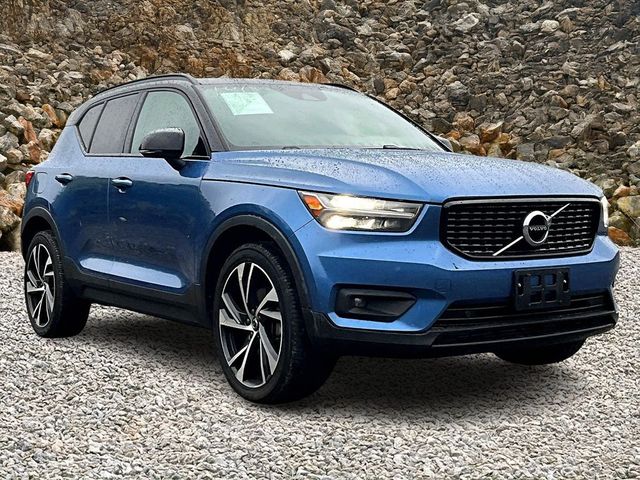 2021 Volvo XC40 T5 R-Design