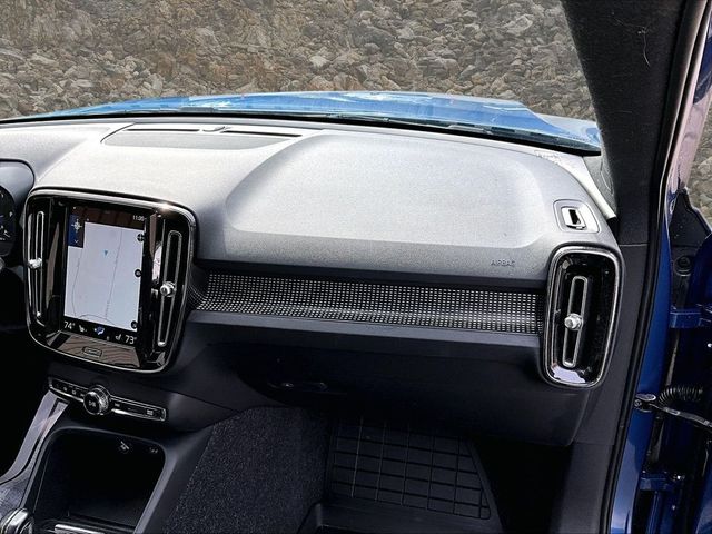 2021 Volvo XC40 T5 R-Design