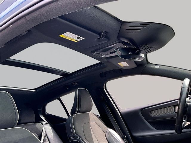 2021 Volvo XC40 T5 R-Design