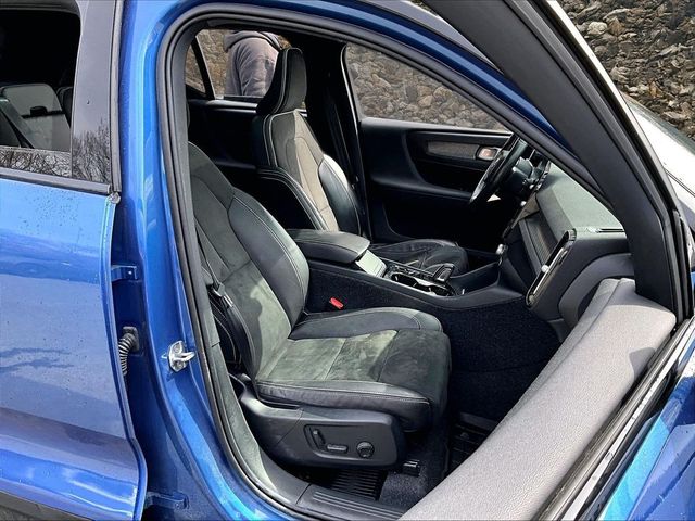 2021 Volvo XC40 T5 R-Design