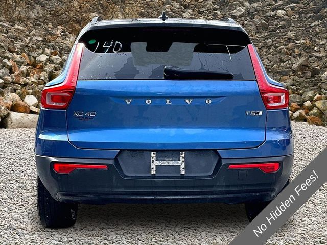 2021 Volvo XC40 T5 R-Design