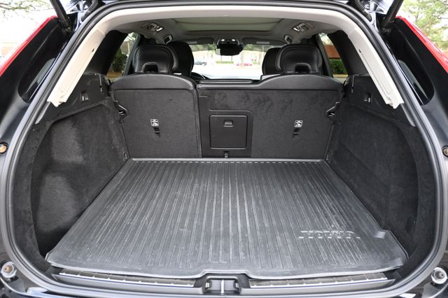 2021 Volvo XC60 T5 Momentum