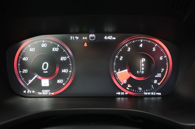 2021 Volvo XC60 T5 Momentum