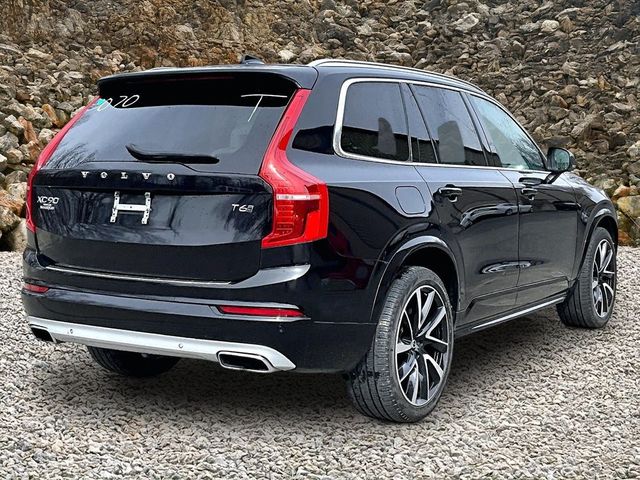2021 Volvo XC90 T6 Momentum 7-Passenger