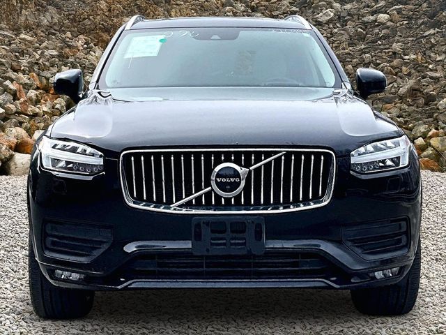 2021 Volvo XC90 T6 Momentum 7-Passenger