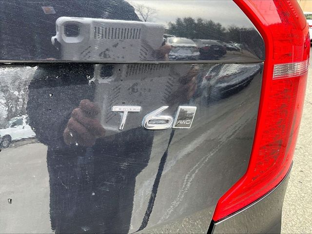 2021 Volvo XC90 T6 Momentum 7-Passenger