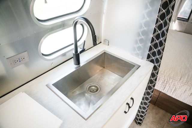 2022 Airstream 22FB Caravel