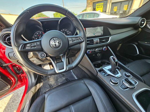 2022 Alfa Romeo Giulia Ti | Brownsville TX | English Motors 2022 Alfa Romeo Giulia Ti | Brownsville TX | English Motors