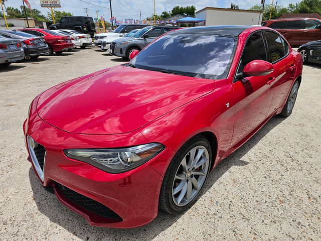 2022 Alfa Romeo Giulia Ti | Brownsville TX | English Motors 2022 Alfa Romeo Giulia Ti | Brownsville TX | English Motors