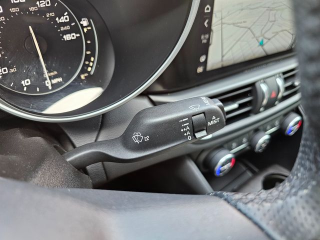 2022 Alfa Romeo Giulia Ti | Brownsville TX | English Motors 2022 Alfa Romeo Giulia Ti | Brownsville TX | English Motors