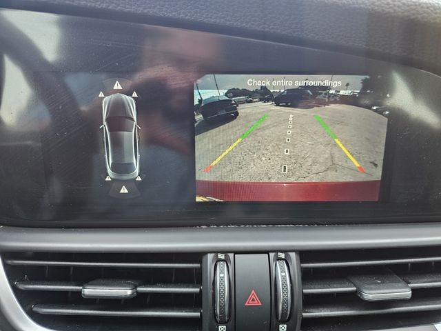 2022 Alfa Romeo Giulia Ti | Brownsville TX | English Motors 2022 Alfa Romeo Giulia Ti | Brownsville TX | English Motors