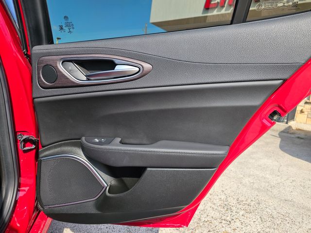 2022 Alfa Romeo Giulia Ti | Brownsville TX | English Motors 2022 Alfa Romeo Giulia Ti | Brownsville TX | English Motors