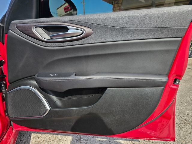 2022 Alfa Romeo Giulia Ti | Brownsville TX | English Motors 2022 Alfa Romeo Giulia Ti | Brownsville TX | English Motors