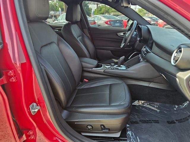 2022 Alfa Romeo Giulia Ti | Brownsville TX | English Motors 2022 Alfa Romeo Giulia Ti | Brownsville TX | English Motors