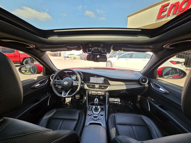 2022 Alfa Romeo Giulia Ti | Brownsville TX | English Motors 2022 Alfa Romeo Giulia Ti | Brownsville TX | English Motors