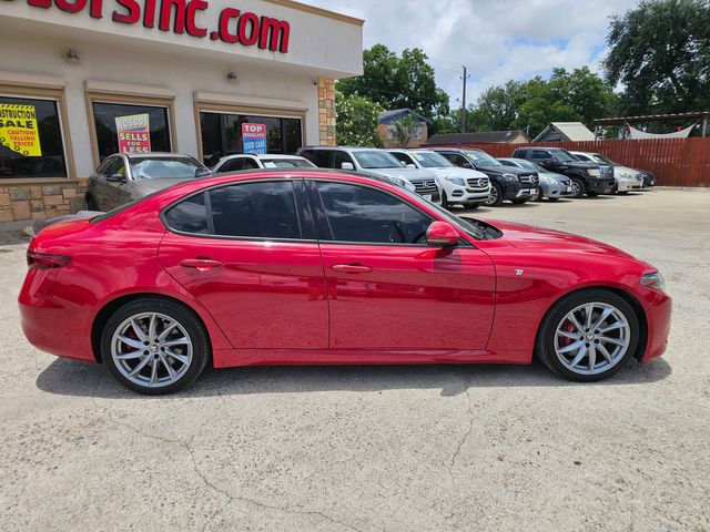 2022 Alfa Romeo Giulia Ti | Brownsville TX | English Motors 2022 Alfa Romeo Giulia Ti | Brownsville TX | English Motors