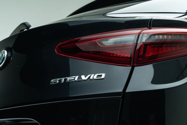 2022 Alfa Romeo Stelvio Ti awd | Carrollton, TX | Texas Hot Rides