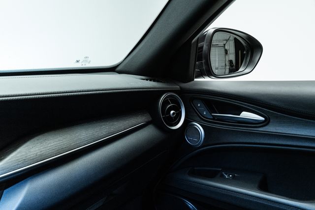 2022 Alfa Romeo Stelvio Ti awd | Carrollton, TX | Texas Hot Rides