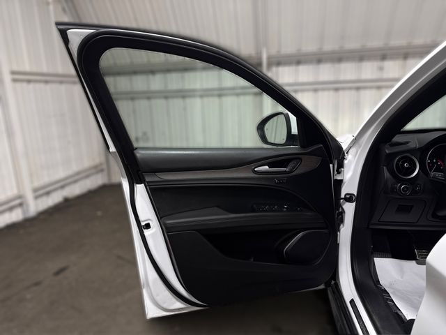 2022 Alfa Romeo Stelvio Ti 2022 Alfa Romeo Stelvio Ti