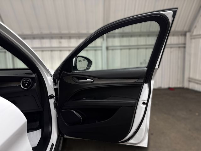 2022 Alfa Romeo Stelvio Ti 2022 Alfa Romeo Stelvio Ti