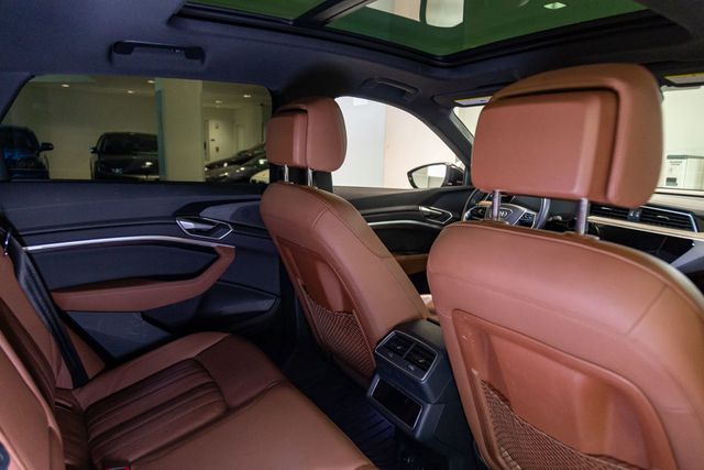 2022 Audi e-tron quattro Premium Plus