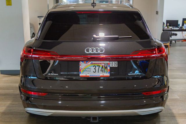 2022 Audi e-tron quattro Premium Plus