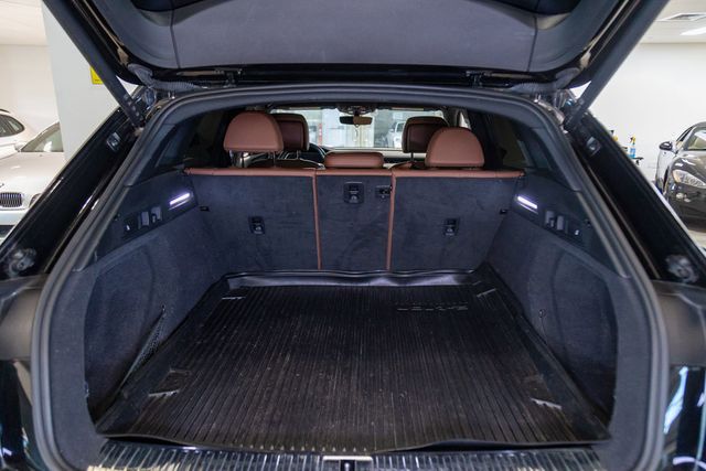 2022 Audi e-tron quattro Premium Plus