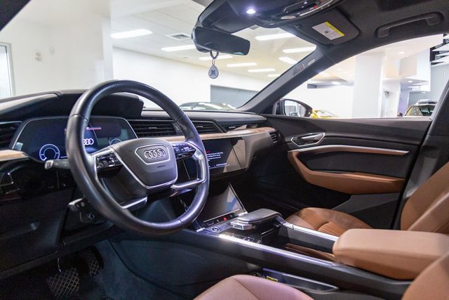 2022 Audi e-tron quattro Premium Plus