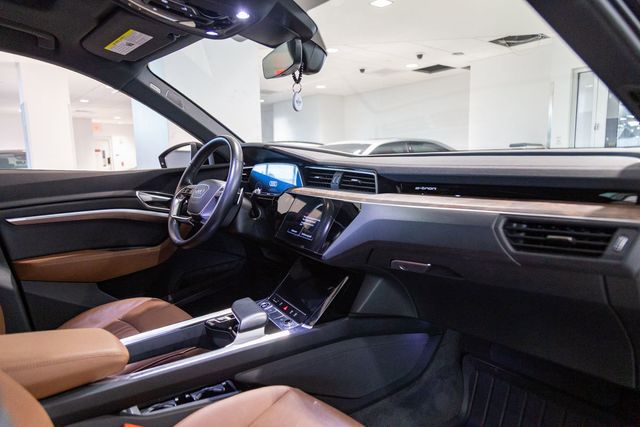 2022 Audi e-tron quattro Premium Plus