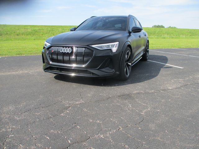2022 Audi e-tron S quattro Premium Plus | Chesterfield, Missouri | World Class Motorcars
