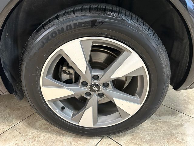 2022 Audi Q5 quattro Premium Plus 40 TFSI