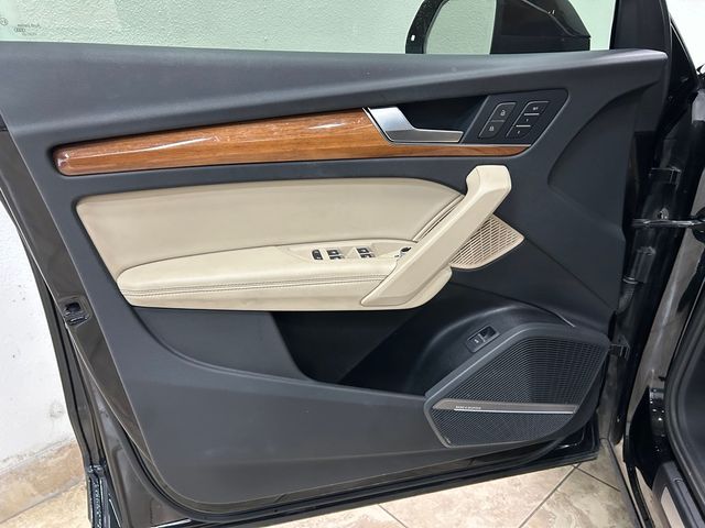 2022 Audi Q5 quattro Premium Plus 40 TFSI