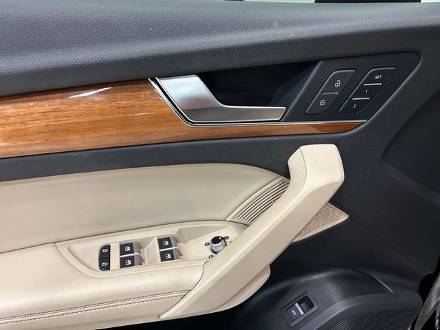 2022 Audi Q5 quattro Premium Plus 40 TFSI
