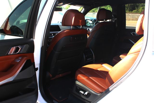 2022 BMW X7 ALPINA XB7 | Granite City, Illinois | MasterCars Company Inc. 2022 BMW X7 ALPINA XB7 | Granite City, Illinois | MasterCars Company Inc.