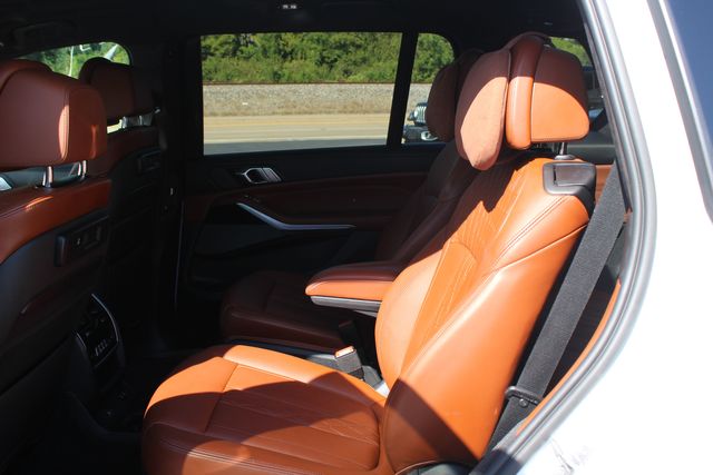 2022 BMW X7 ALPINA XB7 | Granite City, Illinois | MasterCars Company Inc. 2022 BMW X7 ALPINA XB7 | Granite City, Illinois | MasterCars Company Inc.