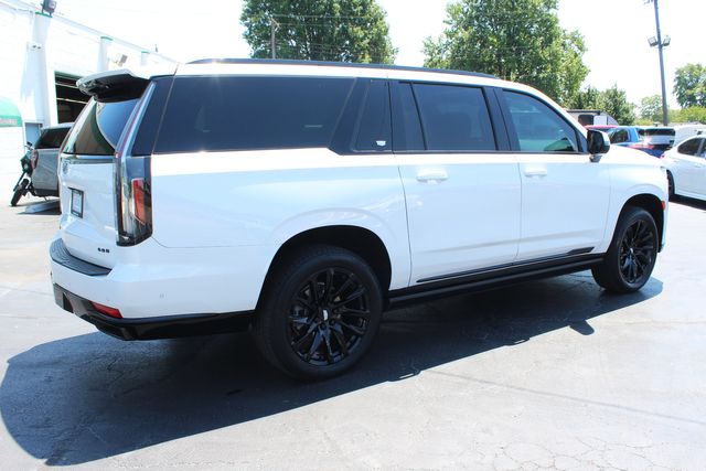 2022 Cadillac Escalade ESV Sport Platinum Onyx Edition | Granite City, Illinois | MasterCars Company Inc. 2022 Cadillac Escalade ESV Sport Platinum Onyx Edition | Granite City, Illinois | MasterCars Company Inc.