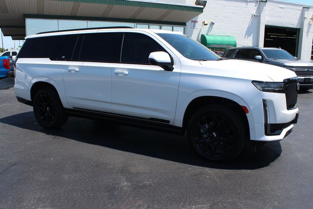 2022 Cadillac Escalade ESV Sport Platinum Onyx Edition | Granite City, Illinois | MasterCars Company Inc. 2022 Cadillac Escalade ESV Sport Platinum Onyx Edition | Granite City, Illinois | MasterCars Company Inc.