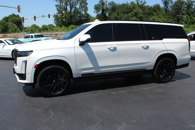 2022 Cadillac Escalade ESV Sport Platinum Onyx Edition | Granite City, Illinois | MasterCars Company Inc. 2022 Cadillac Escalade ESV Sport Platinum Onyx Edition | Granite City, Illinois | MasterCars Company Inc.