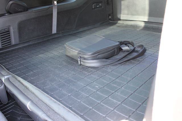 2022 Cadillac Escalade ESV Sport Platinum Onyx Edition | Granite City, Illinois | MasterCars Company Inc. 2022 Cadillac Escalade ESV Sport Platinum Onyx Edition | Granite City, Illinois | MasterCars Company Inc.